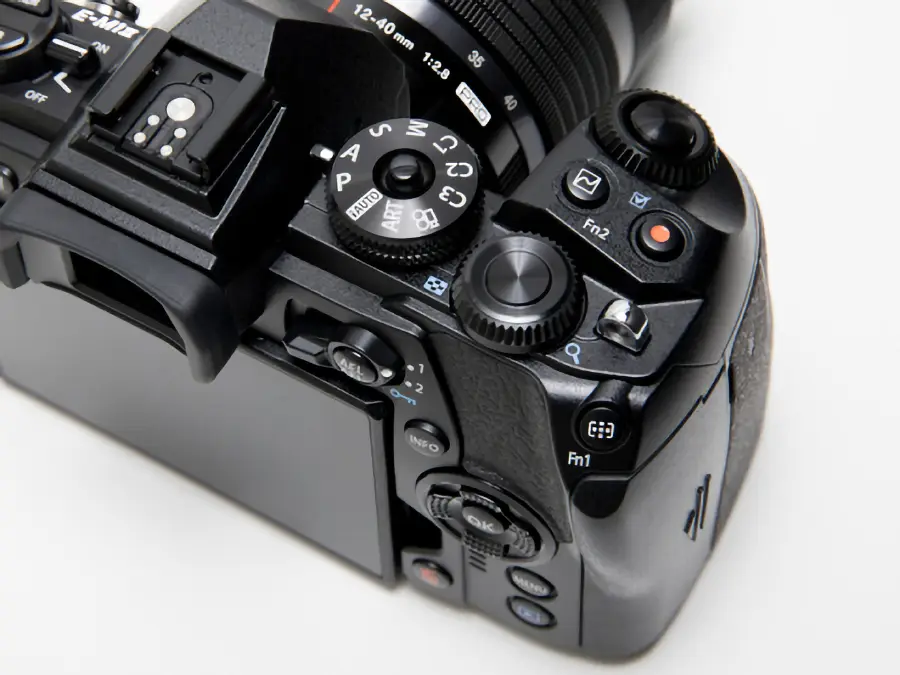 Olympus OM-D E-M1 Mark II Review: Worth It in 2024?_01