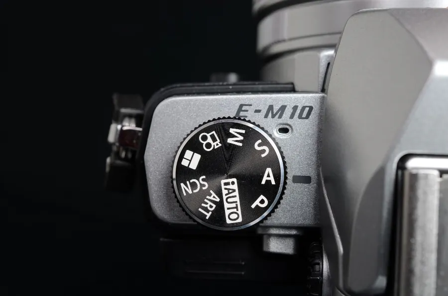 Olympus OM-D E-M10 Mark III: Pro Features in a Compact Body_01