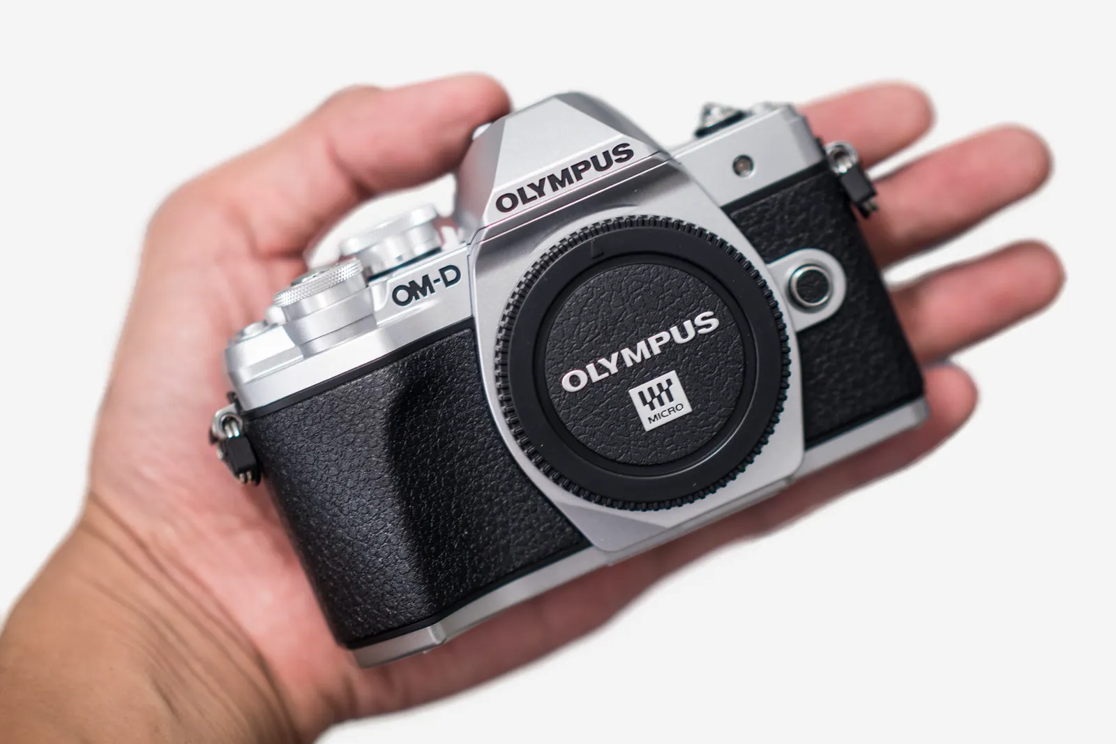 Olympus OM-D E-M10 Mark III: Pro Features in a Compact Body_01