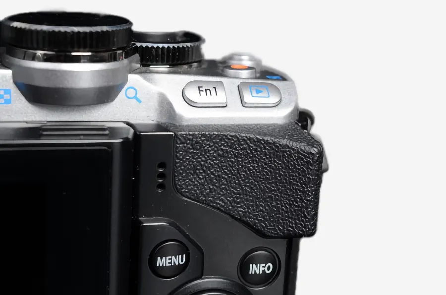 Olympus OM-D E-M10 Mark III: Pro Features in a Compact Body_01