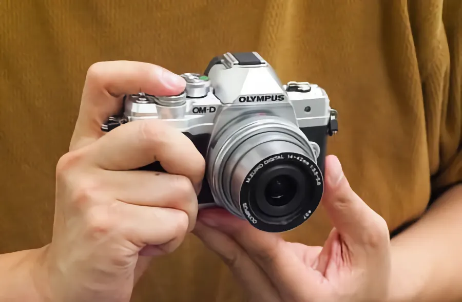 Olympus OM-D E-M10 Mark IV: Compact Mirrorless Redefined_01