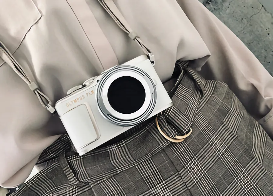 Olympus E-PL10: Compact Camera Charm_01