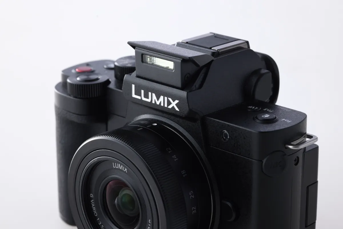 Panasonic G100D: The Ideal Mirrorless for Vloggers_01