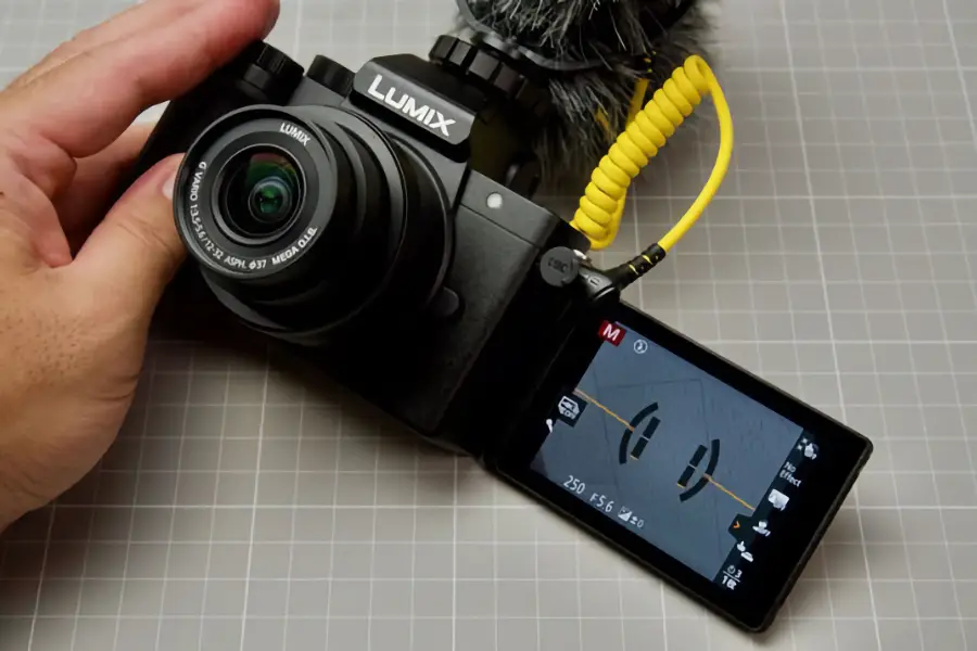 Panasonic Lumix G100 Review: Ideal for Vloggers_01